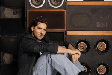 El artista español David Bisbal continúa como embajador global de Skechers, sumando visibilidad a la campaña internacional de la marca, que busca conectar con públicos que valoran el dinamismo y la autenticidad.