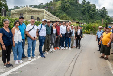 dignifica el tránsito diario de campesinos, estudiantes, familias y productores agrícolas