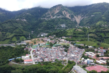 Un cerro rico en oro y plata generaría 3 mil 308 empleos directos en Caldas. Vea su interior, según proyecciones de la Agencia Nacional de Minería. En la foto el cerro El Burro de Marmato (Caldas).