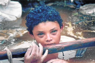 Un bombero voluntario de Manzanares, Caldas, por primera vez cuenta en público su verdad del caso Omayra Sánchez, la niña que protagonizó uno de los dramas más conocidos de la tragedia de Armero.