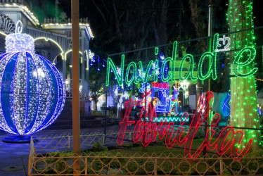 El costo del alumbrado navideño de Salamina asciende a $110 millones y se realizó mediante un convenio entre Chec y la Alcaldía de Salamina.