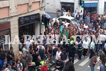 Según testigos, se escucharon dos detonaciones y una persona resultó herida.