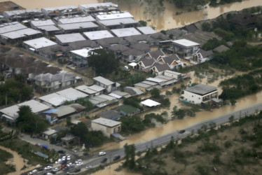 Vista aérea de una zona inundada en Hat Yai, provincia de Songkhla, sur de Tailandia, el 27 de noviembre de 2025.