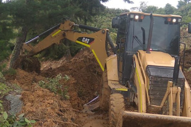 Un derrumbe tapó una vía del Norte de Caldas este domingo. La Gobernación sugiere dos rutas alternas y estas precauciones al transitar.