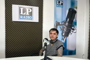   Esteban Palacio, conocido artísticamente como Palacio, músico radicado en Manizales.