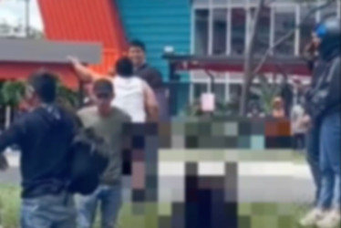 En Pereira un hombre fue asesinado a machete el domingo 9 de noviembre. En una de las heridas el arma le quedó incrustada en la espalda. 