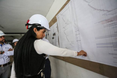  Fotos I Luis Fernandro Trejos I LA PATRIA  La visita de la ministra de las TIC, Carina Murcia, incluyó en Manizales revista a las obras del edificio de la Facultad de Inteligencia Artificial e Ingenierias en la Universidad de Caldas.