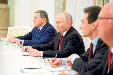 Cinco horas duraron ayer las negociaciones entre Vladímir Putin y Steven Witkoff, enviado de Trump, en el Kremlin.