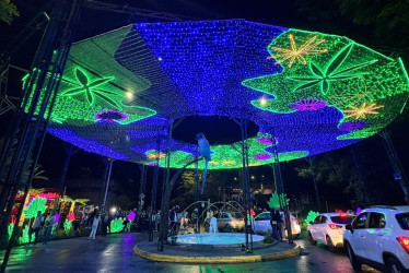 El alumbrado navideño del 2025 en Manizales ya fue encendido oficialmente. El Área Metropolitana Centrosur de Caldas es protagonista.