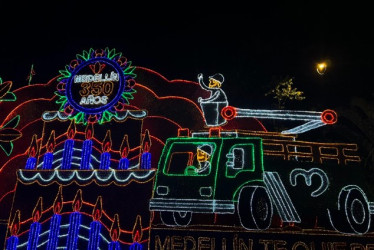 En Medellín celebran sus 350 años de historia con su tradicional alumbrado navideño, que atrae cada diciembre a miles de turistas.