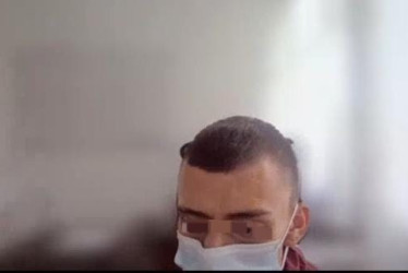 A Miguel Ángel lo detuvieron cuando amenazaba a un adulto, con navaja, en el Norte de Caldas. Tiene detención domiciliaria, pero estaba en la calle.