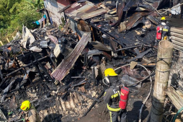 La Unidad de Gestión del Riesgo atendió un incendio estructural en zona rural de Manizales. Dos casas se destruyeron y hubo un perro lesionado.
