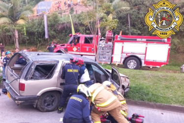 En el accidente, en el barrio Puerta del Sol de Manizales, resultaron lesionadas cinco personas.