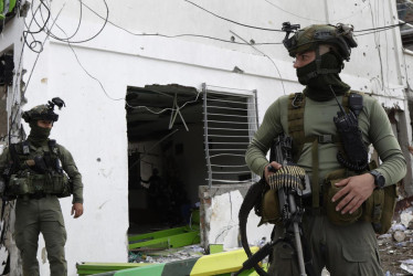 Ocho policías heridos y graves daños a varias edificaciones es el saldo de la toma guerrillera de siete horas en Buenos Aires (Cauca).