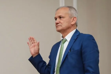 A Carlos Ramón González lo busca la Interpol, con circular roja. Está acusado por la corrupción en la UNGRD. Sin embargo, estuvo en una fiesta en la Embajada colombiana en Nicaragua.