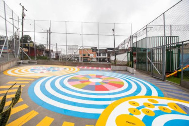 Fotos I Cortesía Alcaldía I LA PATRIA   La inversión en infraestructura y calidad educativa llega a $51 mil millones en los dos años que completa la Alcaldía. En barrios y veredas continúa la inversión. Foto en la sede Fanny González, del colegio Fe y Alegría la Paz de la comuna Ciudadela del Norte.,