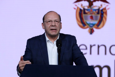 Conozca los nuevos impuestos que publicaría el Gobierno Petro este martes. Entre ellos, hay un aumento al IVA de los licores. ¿En cuánto quedaría?