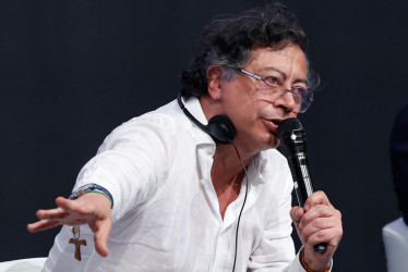 El presidente Gustavo Petro salió en defensa de su exministro de Hacienda Ricardo Bonilla, quien fue enviado a prisión preventiva por el escándalo de corrupción de la UNGRD.