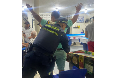 La Policía de Caldas realizó requisas y controles durante la Nochebuena.