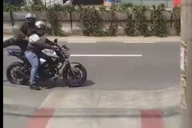 Los sujetos fueron grabados por la comunidad.