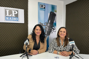 Valentina Carvajal y María del Carmen Vergara, integrantes del Encuentro de Innovación: Desarrollo Tecnológico para el Eje 