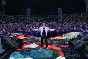 "Estoy en el mejor momento de mi vida. Me gusta la manera en que llega, no me ha aparecido todo de una vez", le dijo recientemente a LA PATRIA Manizales. Espera llenar otro Campín en el 2026 como lo hizo este año.