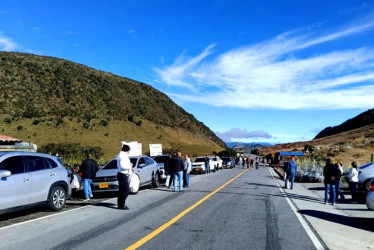 Este fin de semana hay pico y placa ambiental en la vía Manizales - Murillo, carretera que bordea el volcán Nevado del Ruiz. 