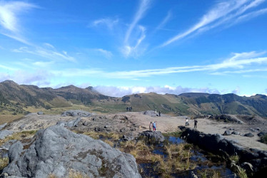 Este fin de semana hay pico y placa ambiental en la vía Manizales - Murillo, carretera que bordea el volcán Nevado del Ruiz. 