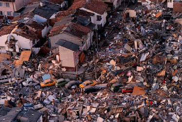 A 27 años del terremoto de 1999, autoridades y ciudadanía del Quindío conmemoraron una fecha que dejó una huella imborrable en el Eje Cafetero.