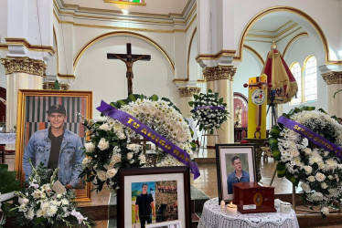 Manzanares rindió un sentido homenaje póstumo a Jéfferson Osorio, mánager de Yeison Jiménez, fallecido en un accidente aéreo el pasado fin de semana.