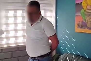 El investigado habría expedido de manera fraudulenta unas 75 licencias.