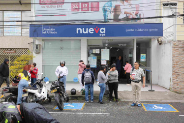 Muchos pacientes desconocen cómo reclamar cuando las EPS no entregan los medicamentos o dejan fórmulas pendientes, por lo que terminan comprando lo recetado con su propio dinero.