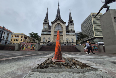 Señalizan imperfectos en Plaza de Bolívar