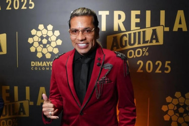 Dayro Moreno, goleador del Once Caldas, en la gala de las Estrellas Águila del 2025.