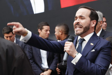 El sondeo, de la firma brasileña AtlasIntel, nueva en el mercado colombiano, y publicado en la revista Semana, muestra que De la Espriella sería el más votado en la primera vuelta