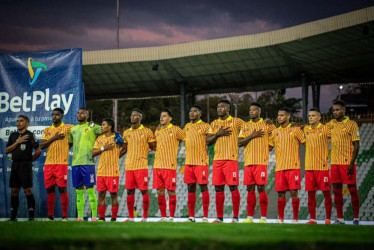 Hasta el momento, en la página de la FIFA, las sanciones siguen vigentes. 