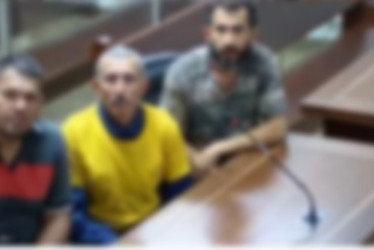 Foto| Policía| LA PATRIA  Los uniformados detuvieron a los ciudadanos y les incautaron dos motores y tres motobombas. Según los cálculos, mensualmente obtenían rentas por cerca de $40 millones.