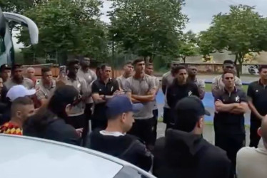 Los hinchas del Deportivo Pereira les piden a los jugadores, disciplina, compromiso y amor por la camiseta para jugar todo el torneo. 