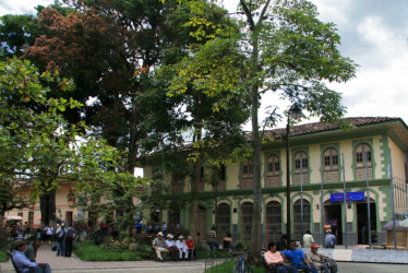 Luego de 31 años de consumo, “Grande” reconstruyó su vida y hoy es parte del paisaje urbano del pueblo.