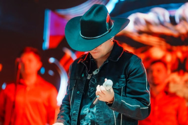 Yeison Jiménez, artista caldense de música popular fallecido en un accidente aéreo. Le preparan homenajes en Manizales y Bogotá.