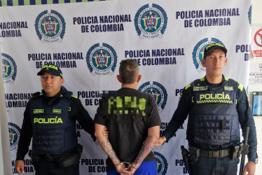 Capturado con un revólver calibre 38 milímetros, con 5 cartuchos para el mismo.