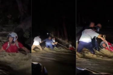 El gobernador de Córdoba, Erasmo Zuleta, rescató a un ciudadano que quedó atrapado por una creciente en Montelíbano, zona afectada por las lluvias.