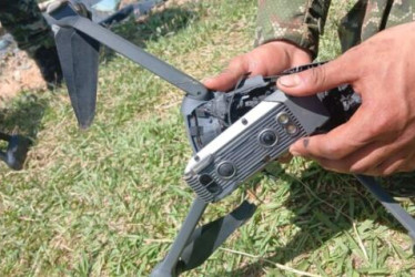 Una mujer y sus dos hijos murieron en un ataque con drones lanzado por un grupo criminal en Segovia (Antioquia).