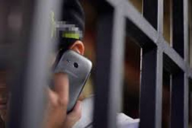 Al parecer, cobran entre $200 mil y $500 mil, "impuesto" que disfrazan en supuestas rifas de $2 millones o pagos de préstamos. En realidad son los abonos de las extorsiones. Quien no cancela se enfrenta a acciones violentas.