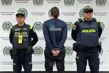 El procedimiento se realizó en el kilómetro 4 de la vía que comunica hacia Chinchiná, concesión Autopistas del Café, cuando uniformados de la Subestación Las Pavas abordaron a Felipe, de 31 años de edad,
