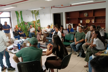 Representantes de entidades nacionales, departamentales y comunidad participaron en una mesa de diálogo sobre el predio La Querendona, en Circasia.