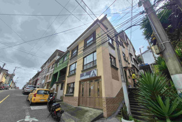 UGR asegura que no hay riesgo de desastre por humedad en viviendas del Bosque, Manizales