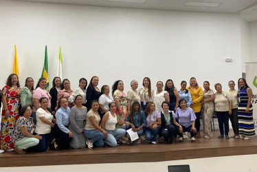 Madres comunitarias del Quindío firmaron su posesión como trabajadoras oficiales del ICBF.