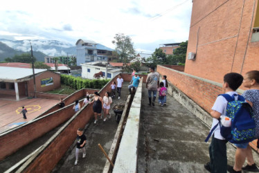 Foto I Archivo I LA PATRIA  Este colegio en Caldas  espera cinco docentes y más obras, sobre todo para evitar nuevas inundaciones y tratar humedades. 