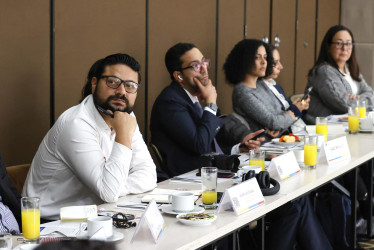 La MOE indicó que 103 municipios Citrep tienen algún nivel de riesgo en las elecciones de este año por factores de fraude y violencia. En la foto, una reunión que funcionarios de organizaciones civiles tuvieron este martes en Bogotá hablar sobre los comicios.